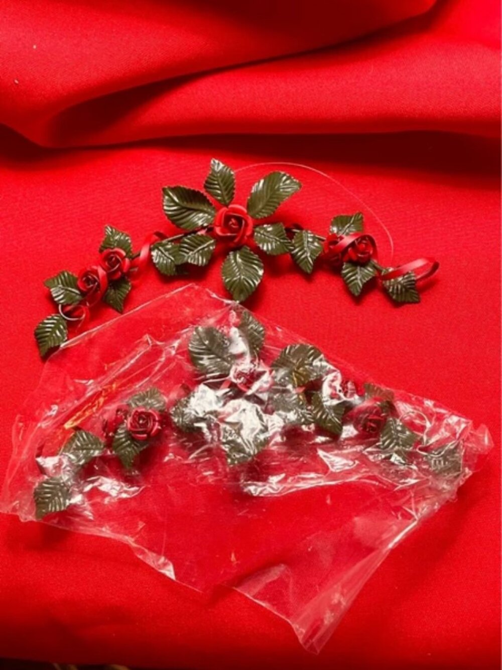 Metal roses arch